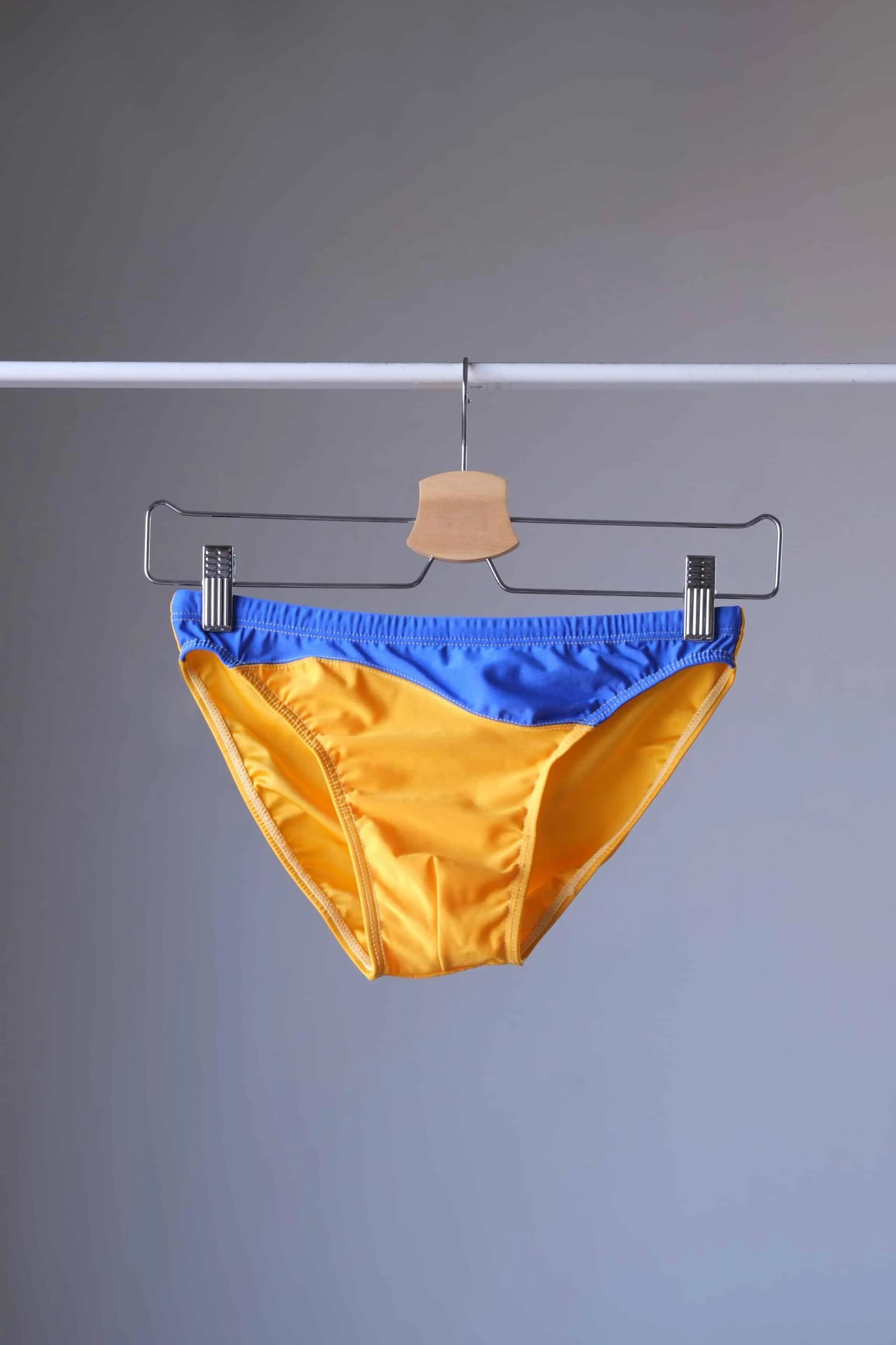 MONSIEUR ORCHIDÉE Vintage 80's Swim Briefs - Low Rise with Bold Blue & Yellow